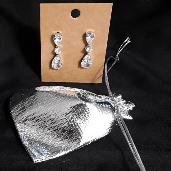 Earrings Diamond CZ Crystal Drop Bride Bridal Earrings NIP - Picture 6 of 7